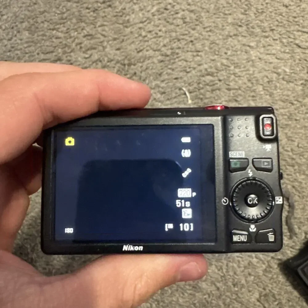 NIKON COOLPIX S6200 DIGITAL COMPACT CAMERA RED GREAT SHAPE But Sensor Dead Read